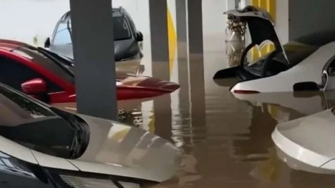 Ini solusi Mobil yang Terjebak Banjir di Garasi