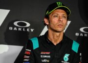 Saran untuk Valentino Rossi: Sadar Diri, Pensiunlah !